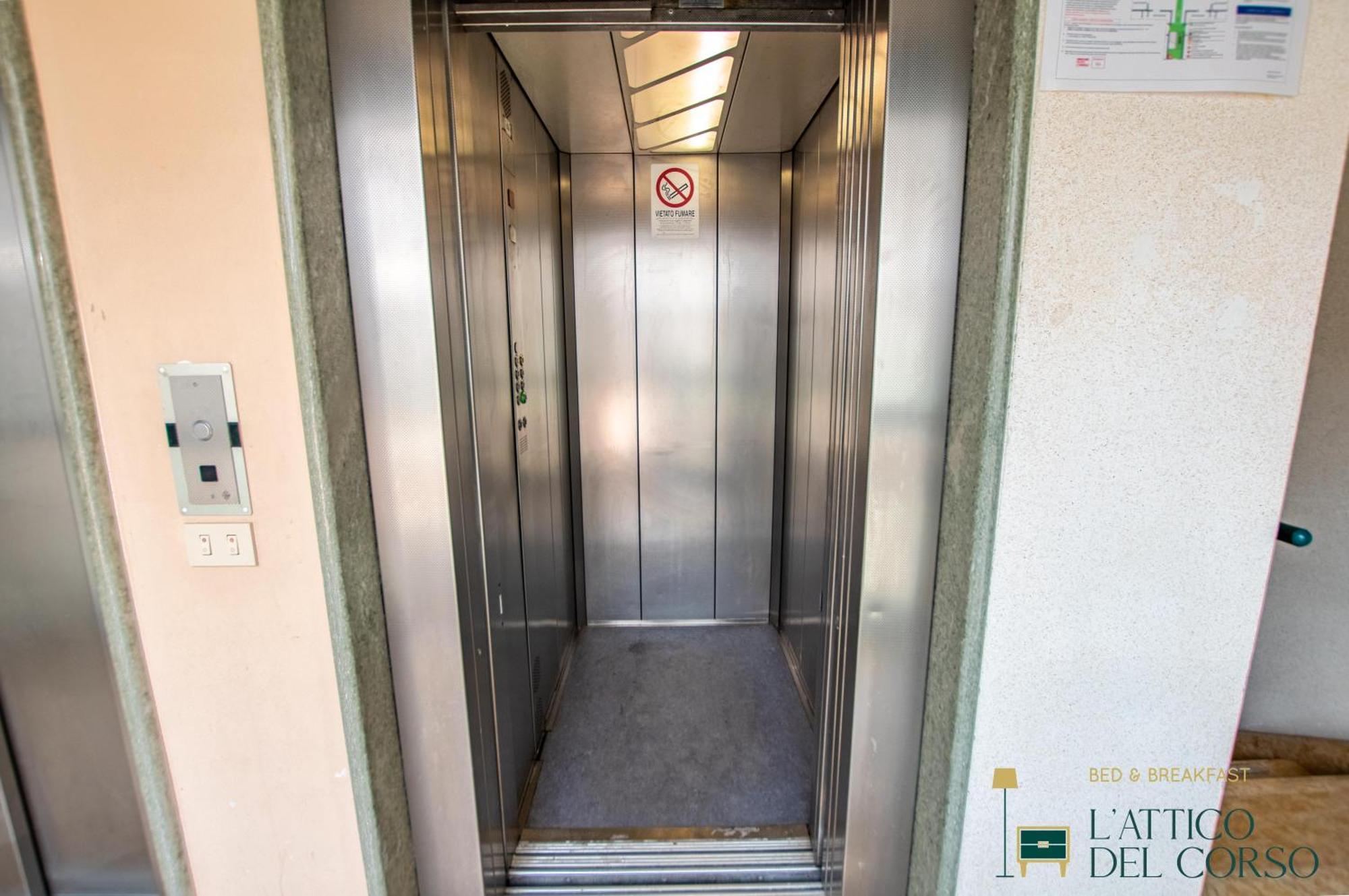 Ferienwohnung L'Attico Del Corso Triest Exterior foto
